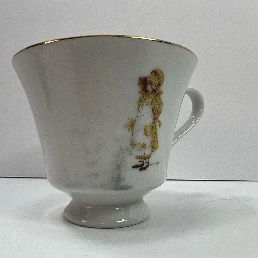 Holly Hobbie Teacup Vintage White Yellow Gold Trim Porcelain Fair Condition